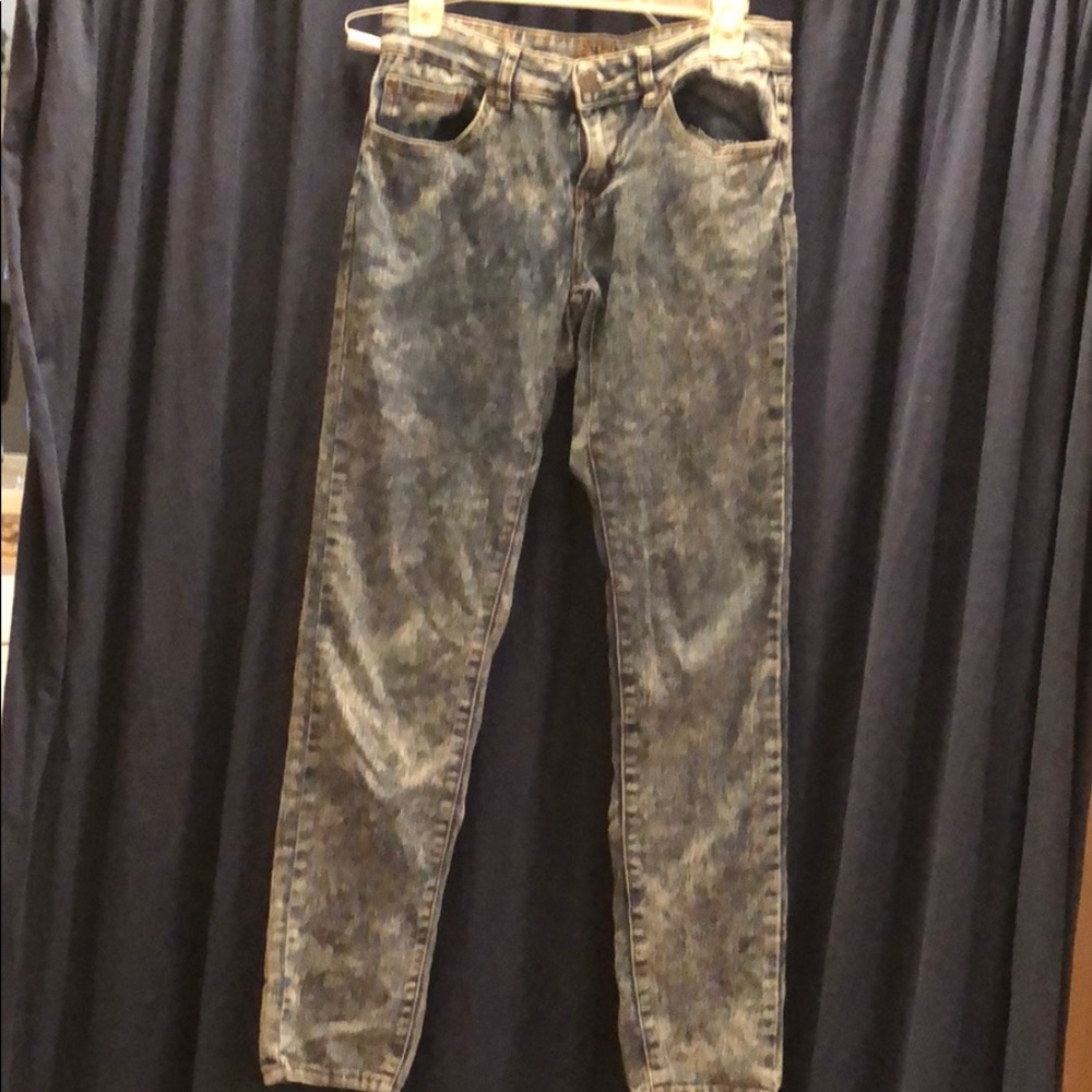 Stone washed skinny jeans